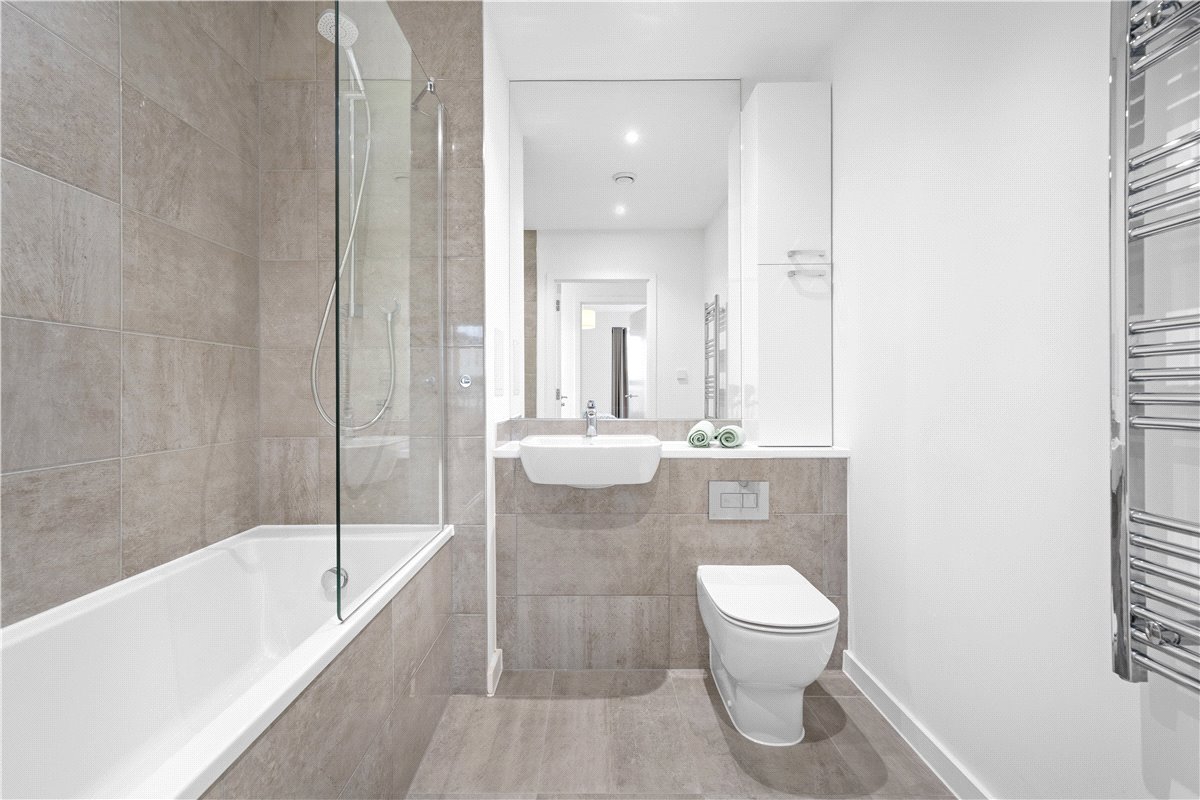 3 bedroom Flat, Heartwell Avenue, London, E16 - Available, Image 6