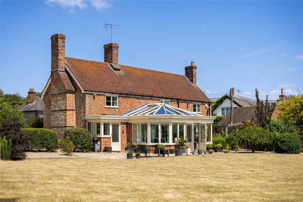6 bedroom House, Mill Lane, Ramsbury, SN8 - Available