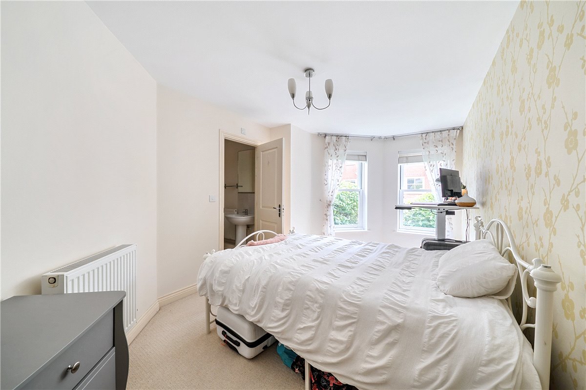 2 bedroom Flat, Winton Close, Winchester, SO22 - Sold, Image 9