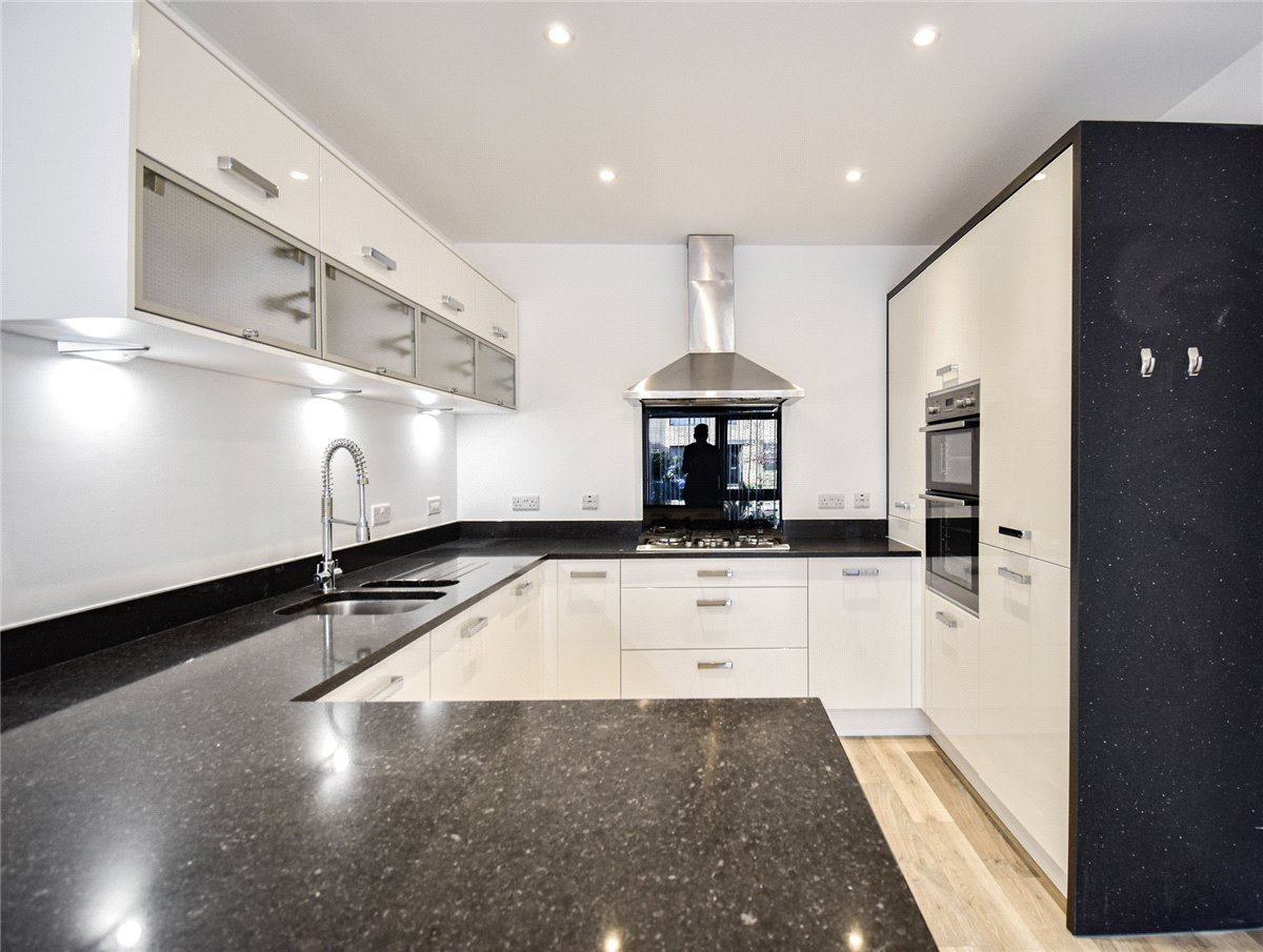 3 bedroom House, Whittle Avenue, Trumpington, CB2 - , Image 5