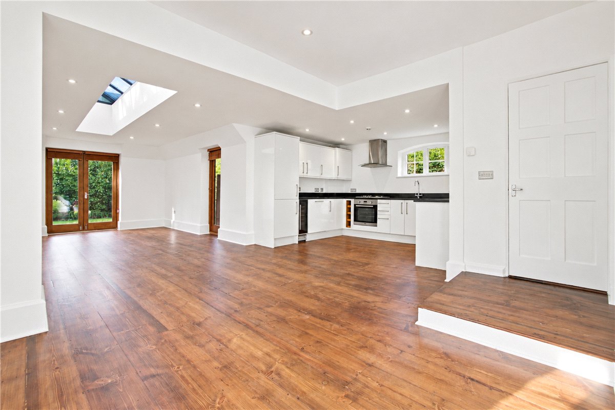 3 bedroom Cottage, Bishops Avenue, London, SW6 - Available, Image 1