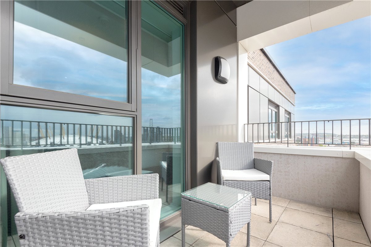 2 bedroom Flat, Heartwell Avenue, London, E16 - Let Agreed, Image 1