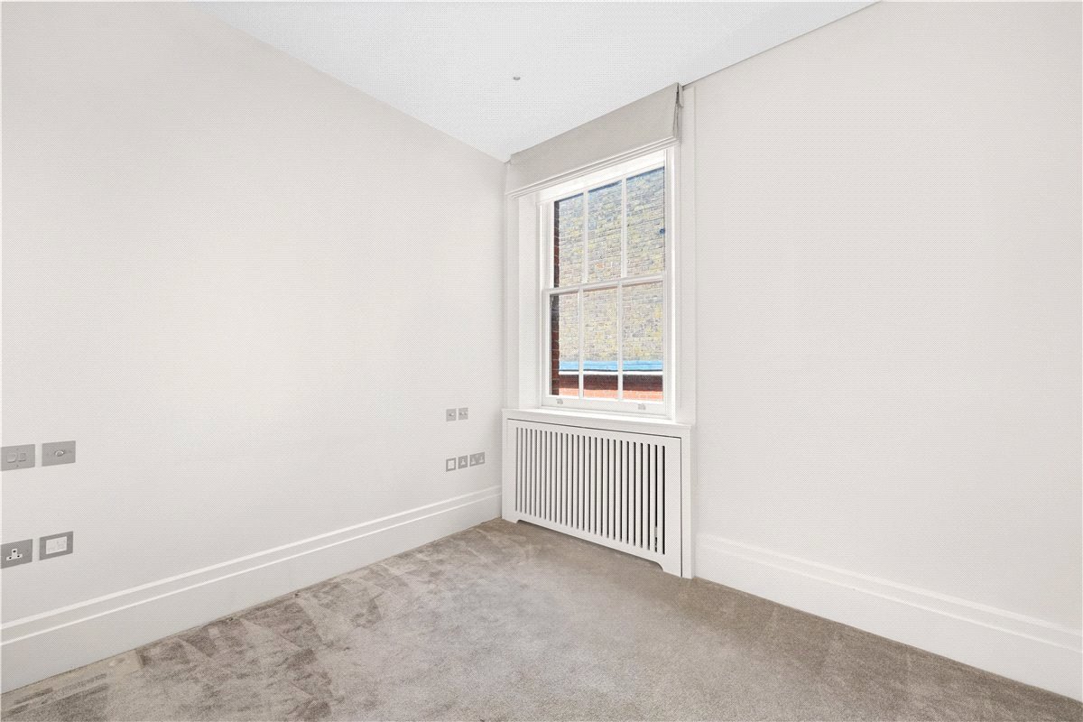 4 bedroom Flat, Wynnstay Gardens, Kensington, W8 - Available, Image 5