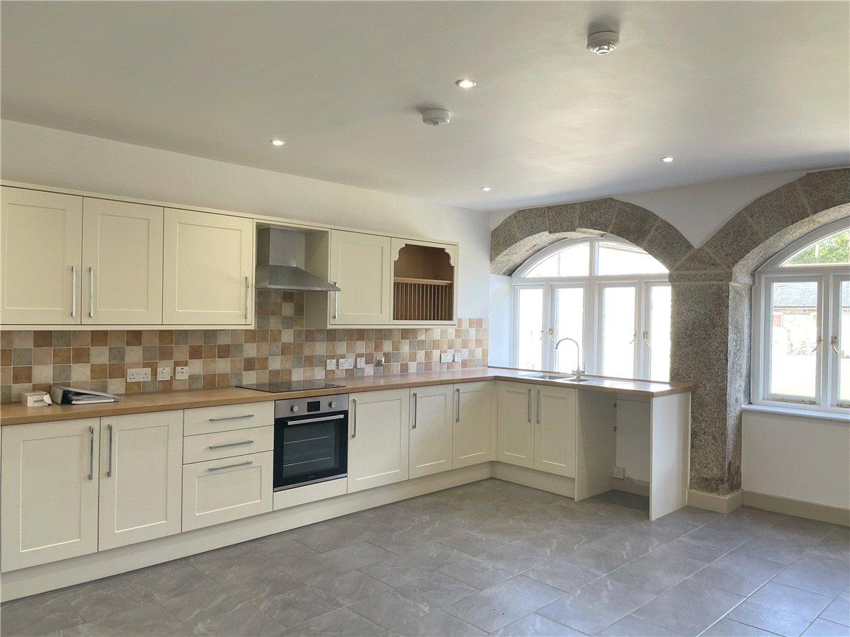 3 bedroom Flat, St. Gluvias, Penryn, TR10 - Available, Image 4