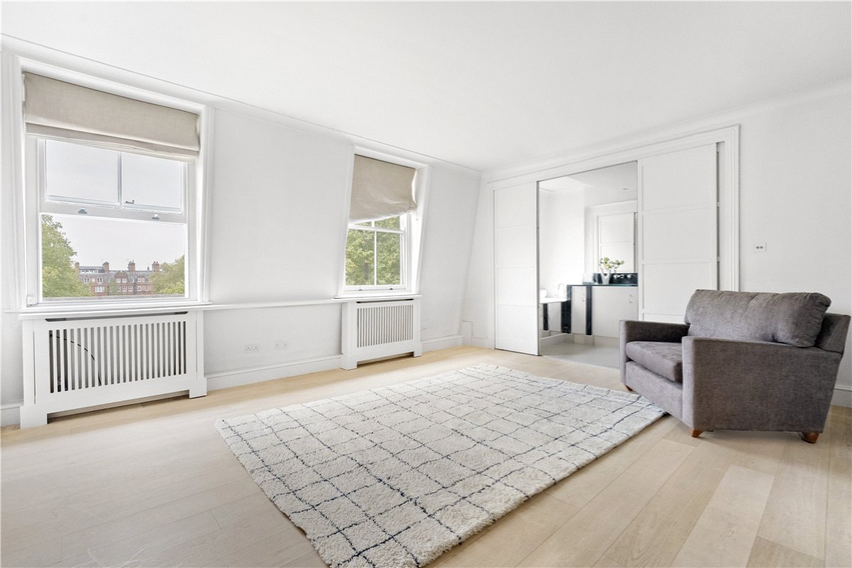 3 bedroom Flat, Cadogan Square, Knightsbridge, SW1X - Available, Image 14