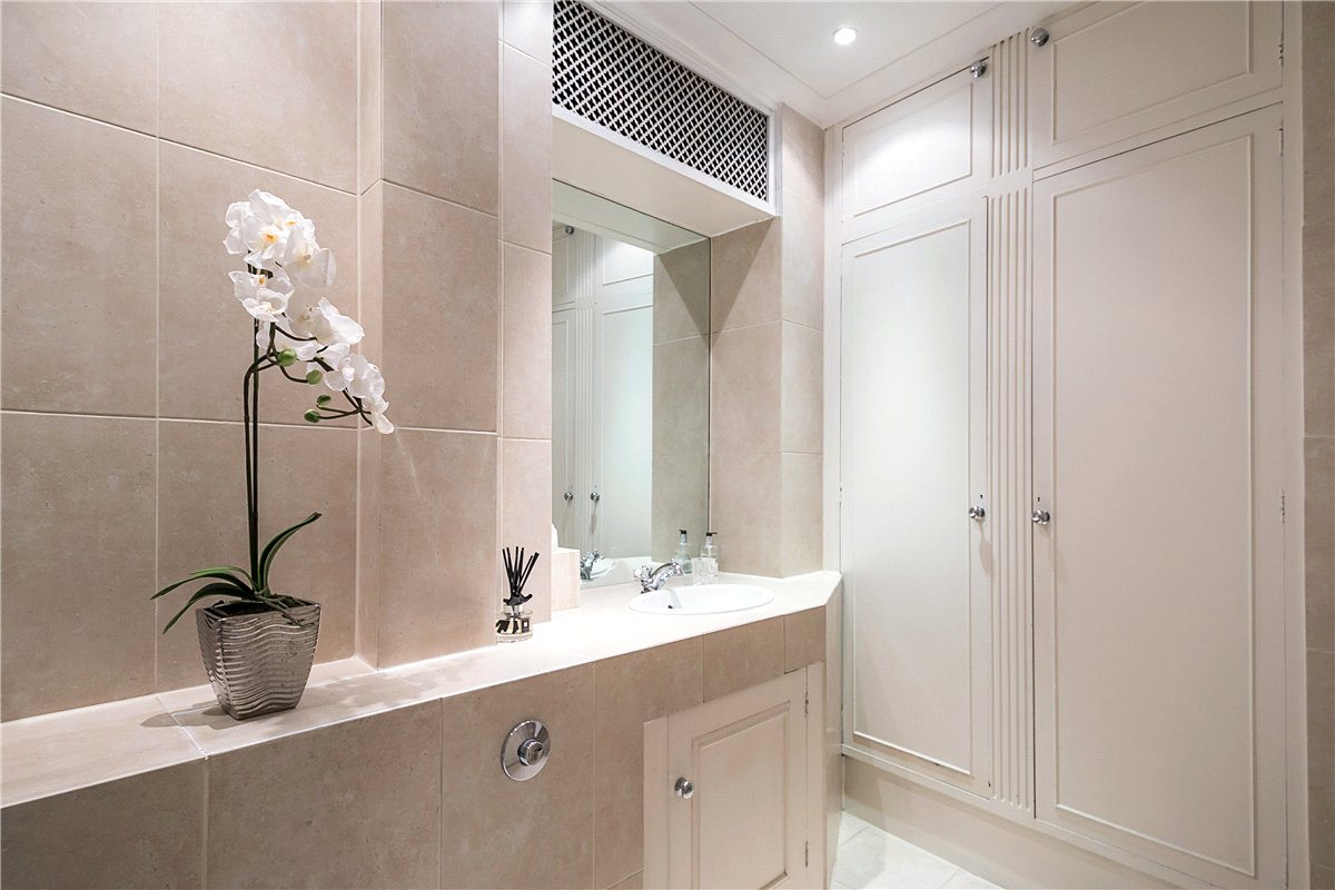 4 bedroom Flat, Knightsbridge, Belgravia, SW1X - Available, Image 13