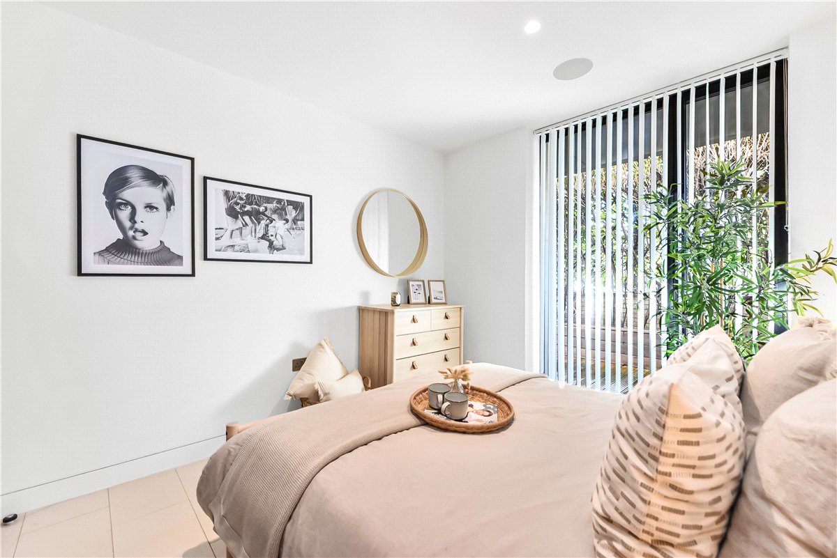 2 bedroom Flat, Latitude House, Oval Road, NW1 - Available, Image 8