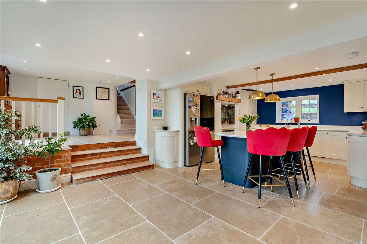 5 bedroom House, Crookham Common, Thatcham, RG19 - Available, Image 3