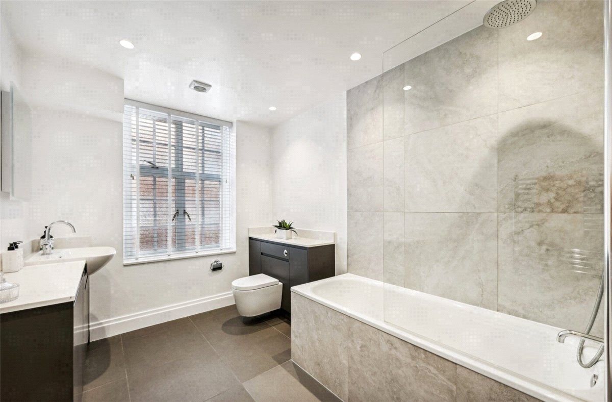 4 bedroom Flat, St Georges Court, Gloucester Road, SW7 - Available, Image 6