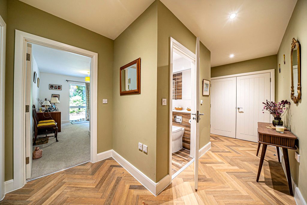 2 bedroom Flat, Holts Court, Sarum Road, SO22 - Sold, Image 7