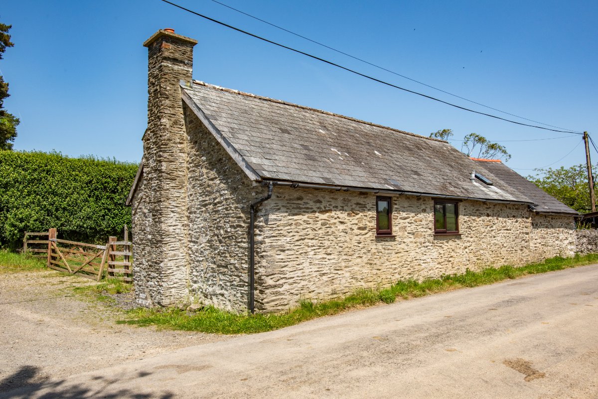2 bedroom Cottage, Lot 2: Perry Cart House, Perry Farm, Dulverton, TA22 - Available