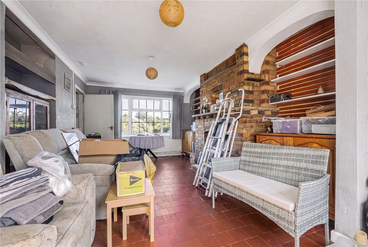 3 bedroom House, Church Street, Great Bedwyn, SN8 - Available, Image 2
