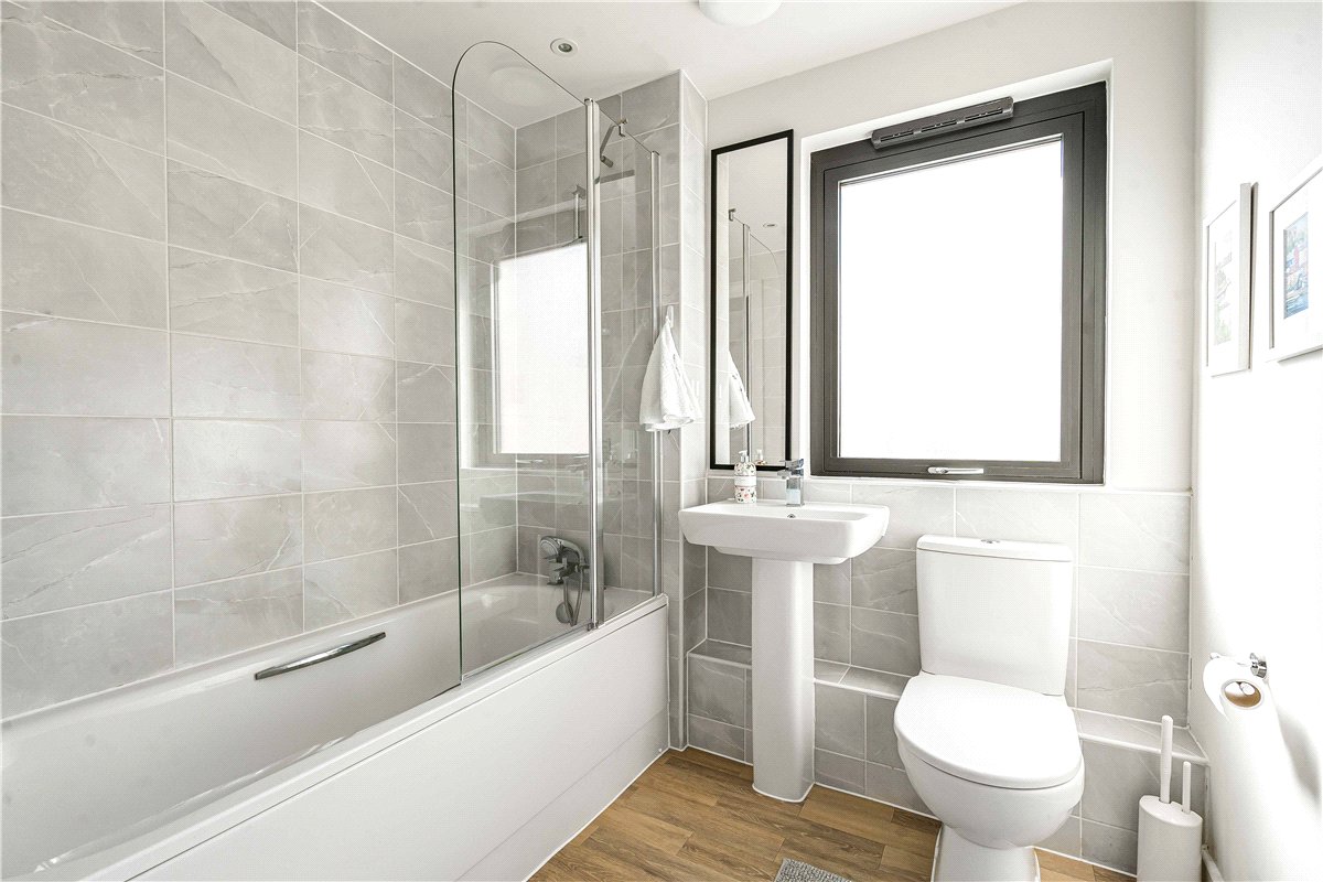 2 bedroom Flat, Patagonia Way, Cambridge, CB3 - Available, Image 11