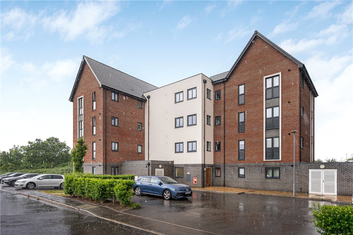 1 bedroom Flat, Scott Court, Glebe Farm, MK17 - Let Agreed, Image 11