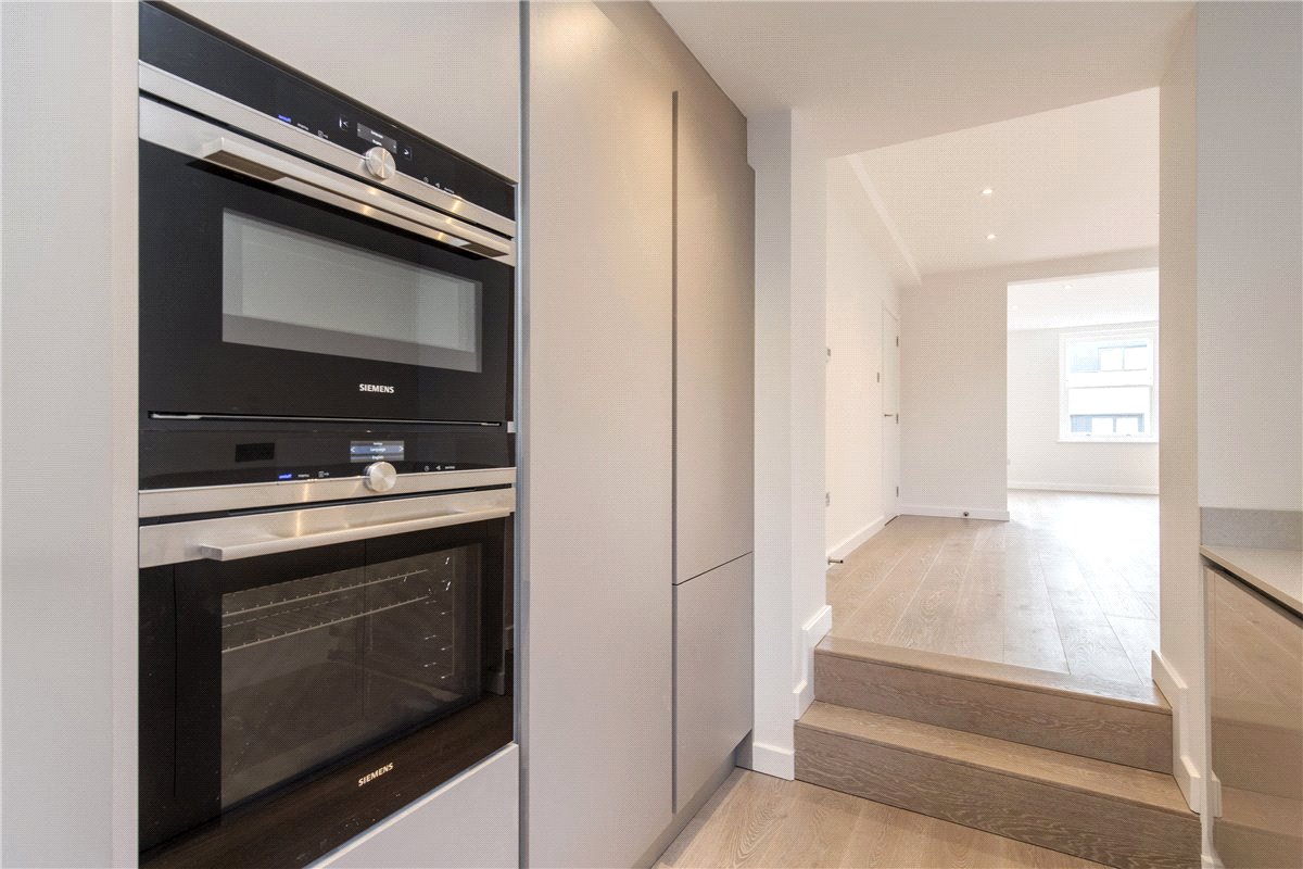 2 bedroom Maisonette, King Street, London, W6 - Available, Image 1