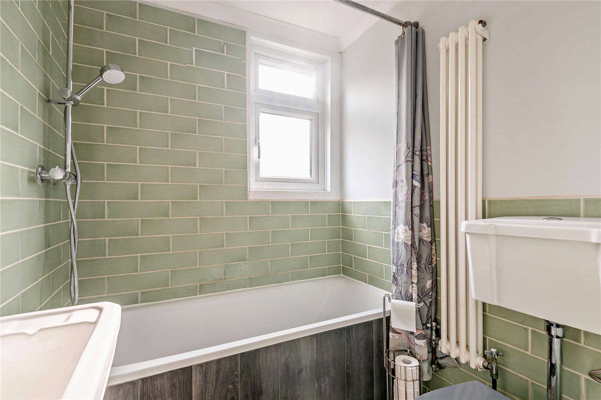 4 bedroom House, Broadlayings, Woolton Hill, RG20 - Sold, Image 2