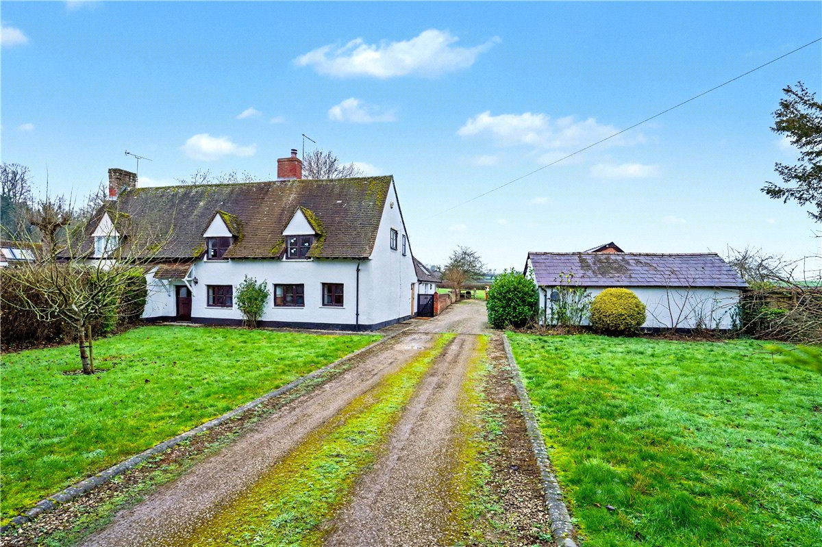 4 bedroom Cottage, Lower Hartwell, Aylesbury, HP17 - Available