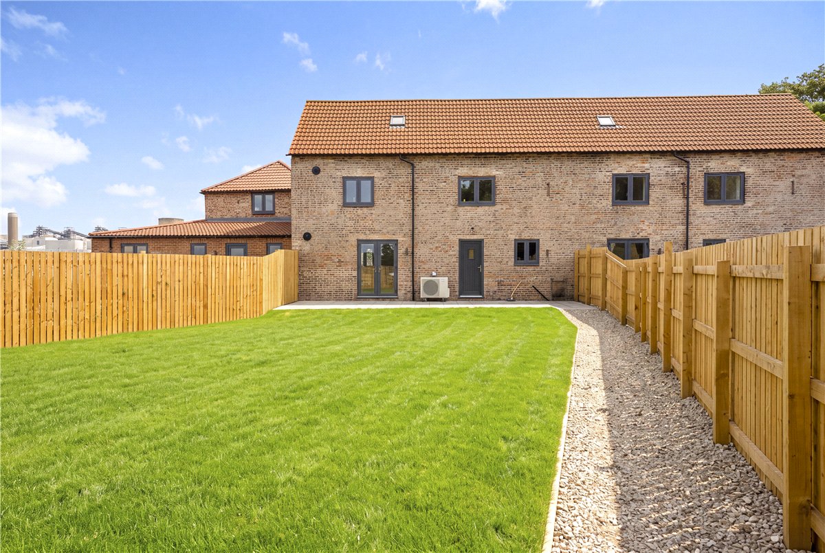 4 bedroom Cottage, Sycamore Barn, Camela Lane, Camblesforth, YO8 - Available, Image 9