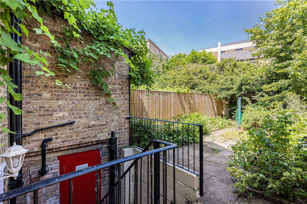 2 bedroom Maisonette, Walton Crescent, Oxford, OX1 - Available, Image 15