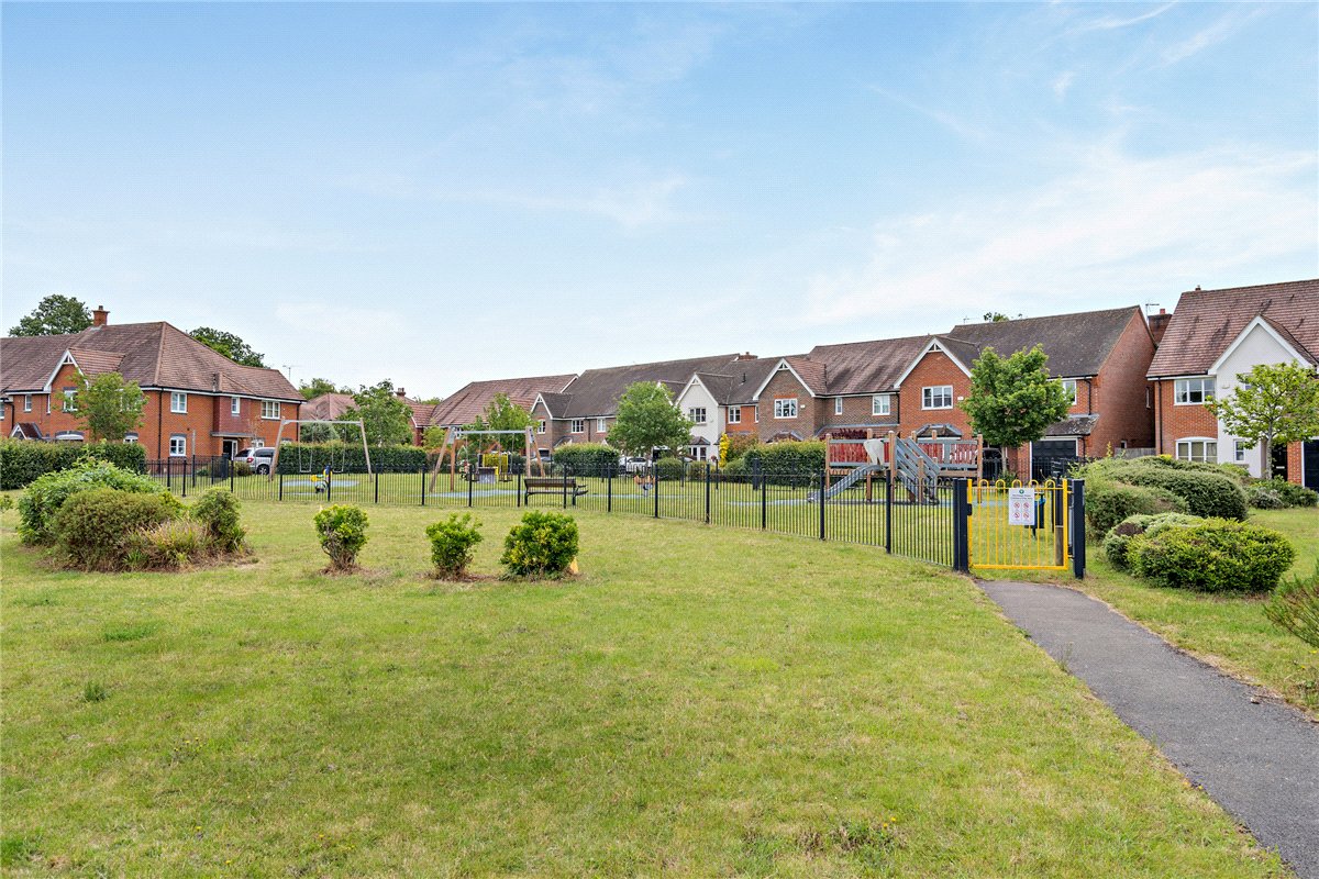 4 bedroom House, Hermitage Green, Hermitage, RG18 - Available, Image 34