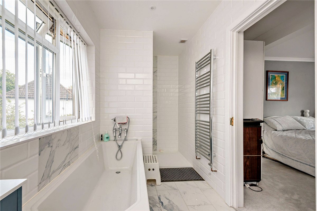 4 bedroom House, George Street, Kingsclere, RG20 - Available, Image 13