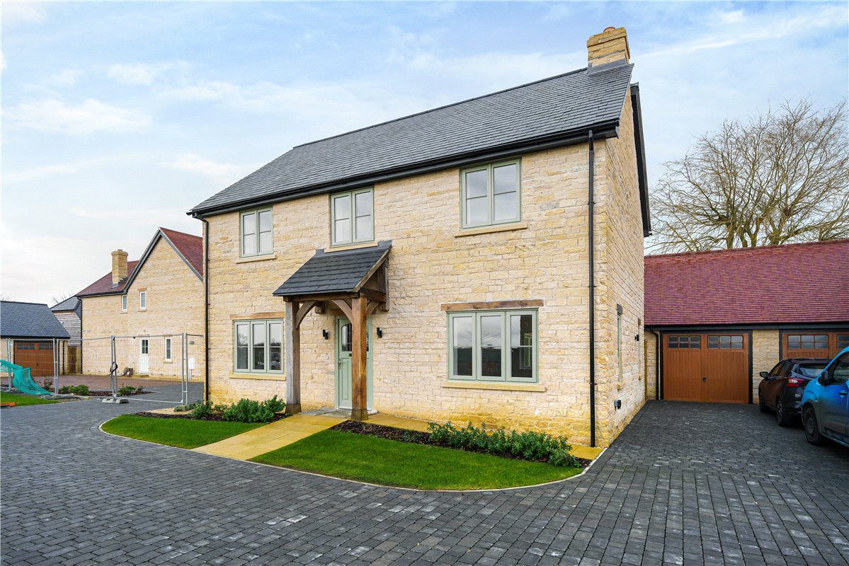 4 bedroom House, Southfields, Weston-on-the-Green, OX25 - Sold STC