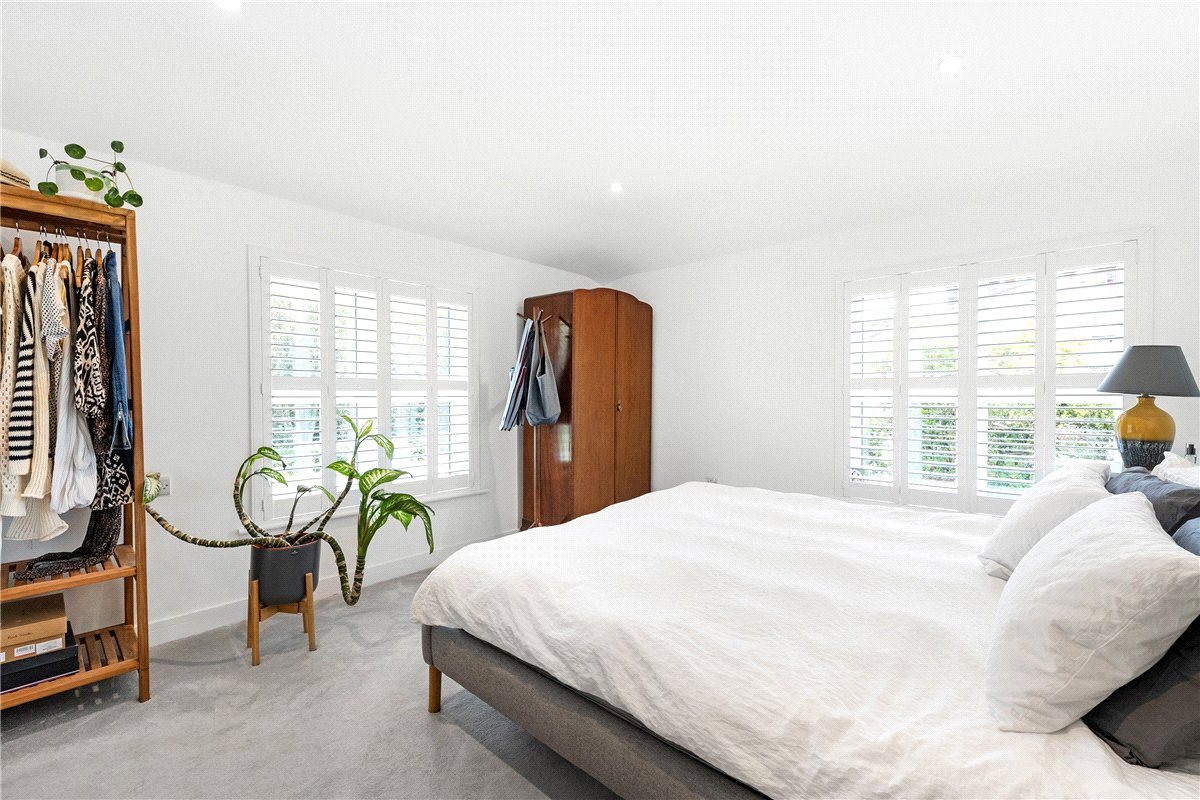 1 bedroom Flat, Ditton Grove, Esher, KT10 - Available, Image 9