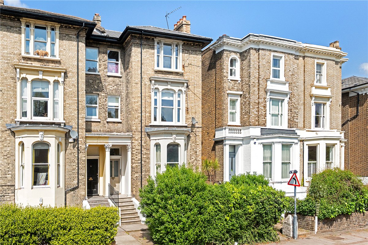2 bedroom Flat, North Side Wandsworth Common, London, SW18 - Available, Image 6