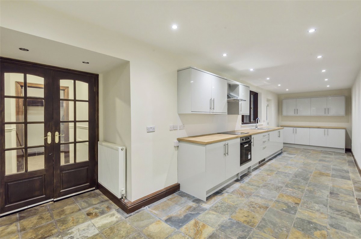 4 bedroom House, Chesterfield Road, Barlborough, S43 - Let Agreed, Image 5