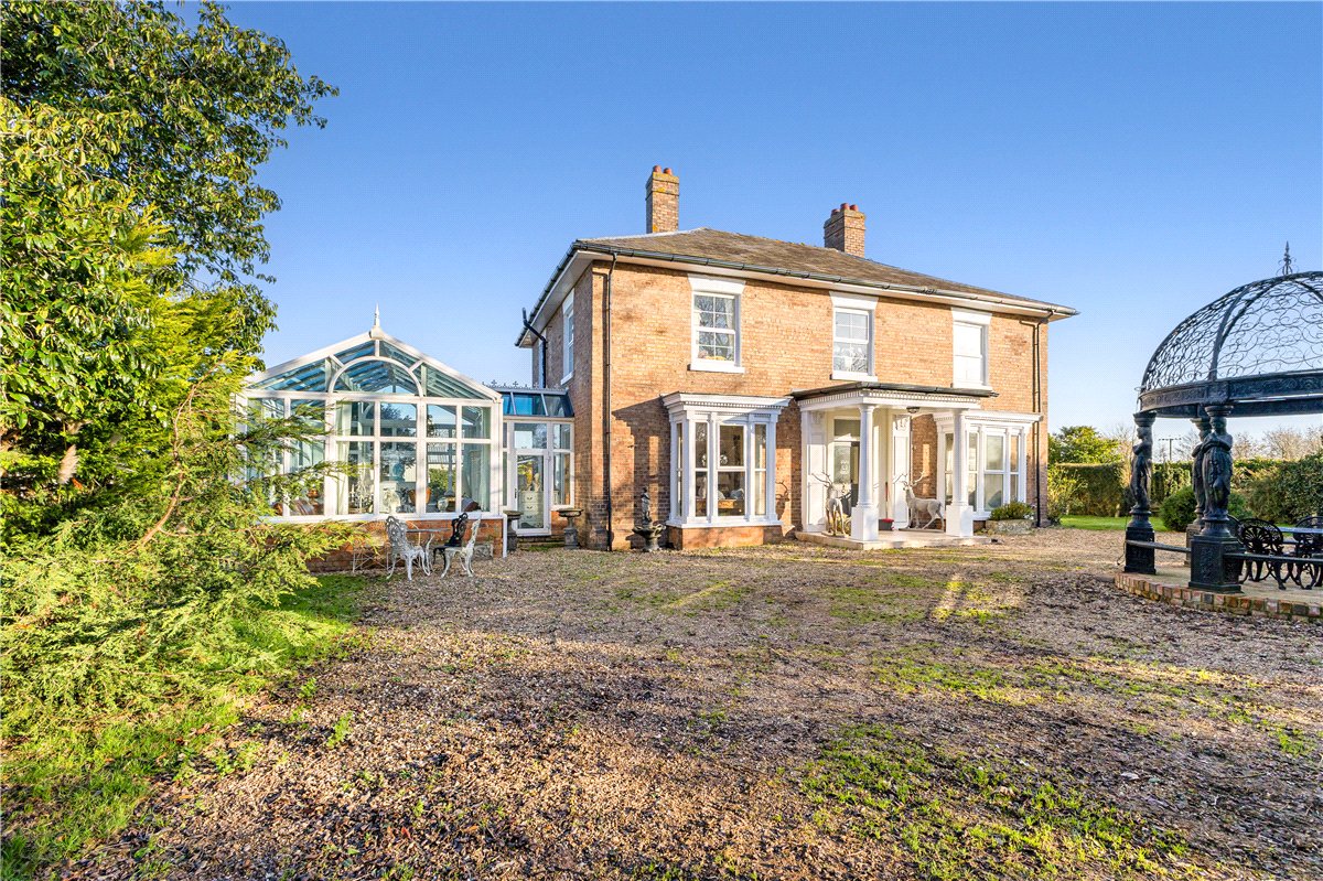 7 bedroom House, Manby Road, Stewton, LN11 - Available