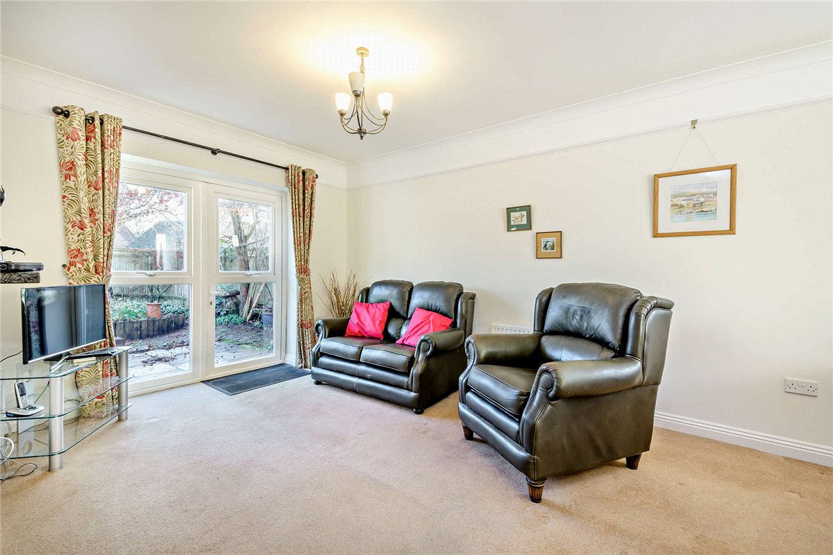 2 bedroom Bungalow, Enborne Road, Newbury, RG14 - Available, Image 5