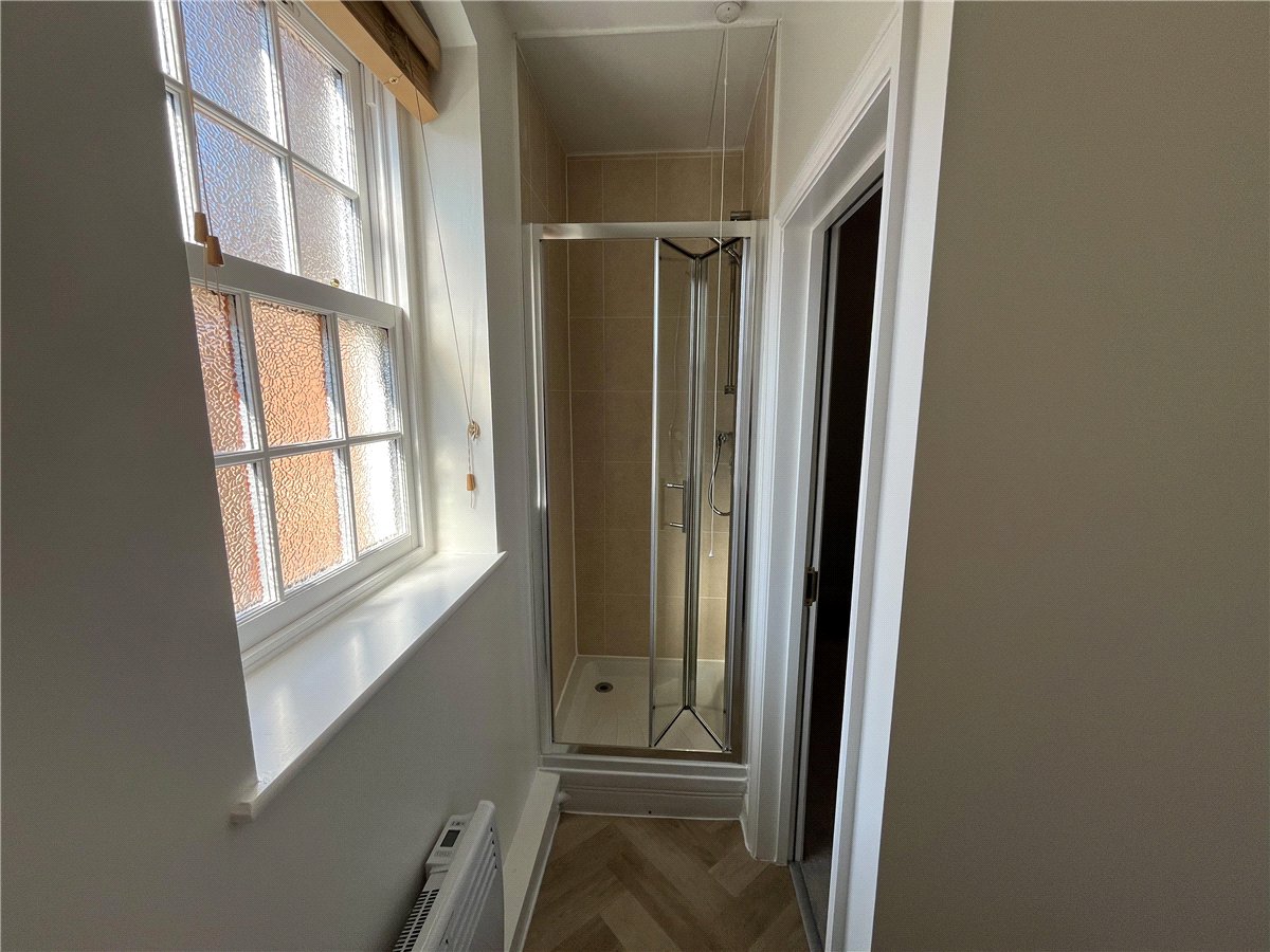 2 bedroom Flat, Northbrook Street, Newbury, RG14 - Available, Image 4