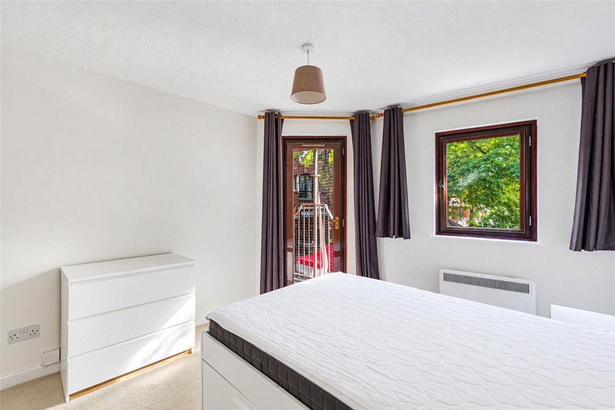 1 bedroom Flat, The Heyes, Gloucester Green, OX1 - Available, Image 2
