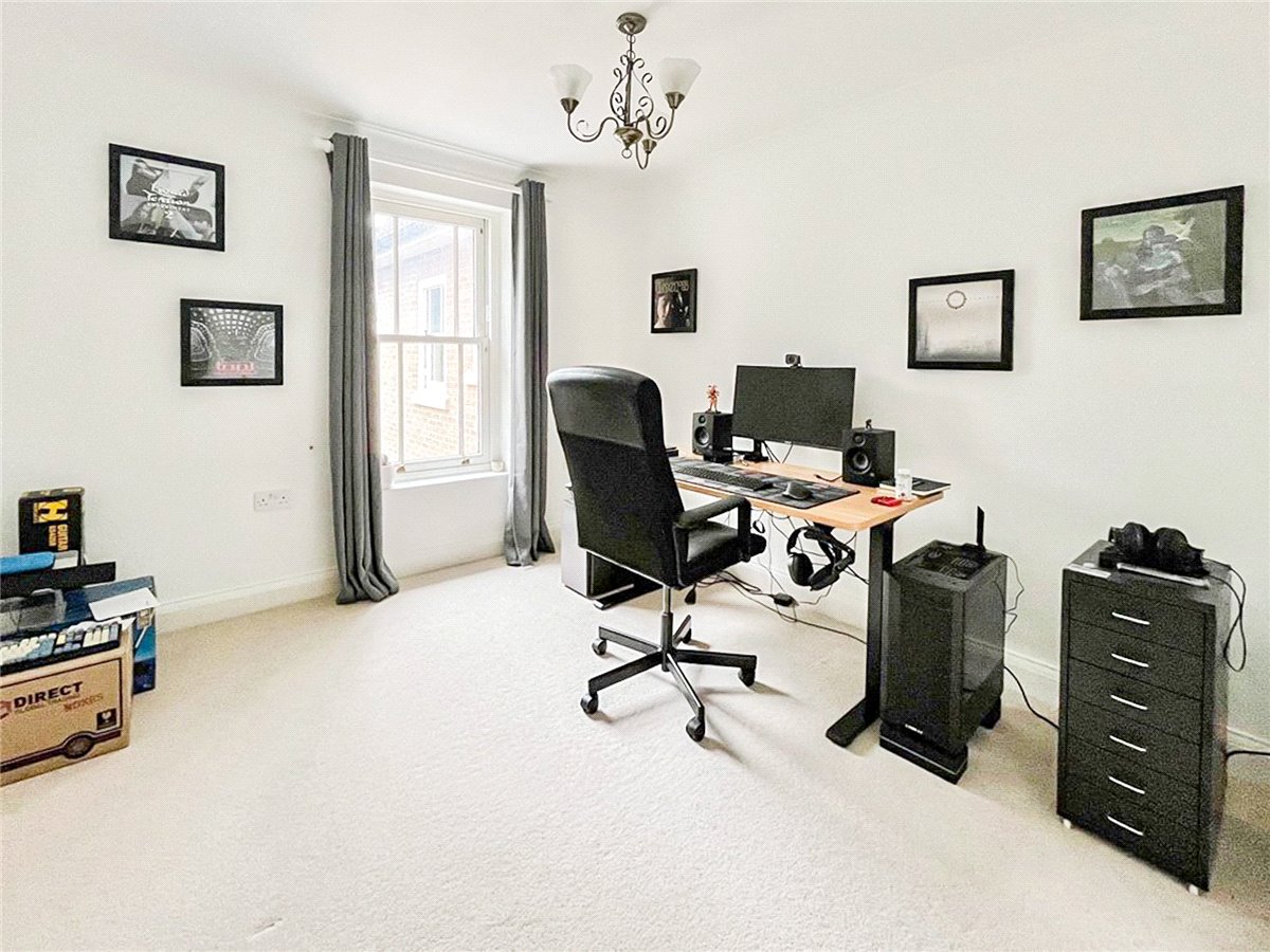 2 bedroom Flat, The Grange, Glebe Road, CB1 - , Image 5