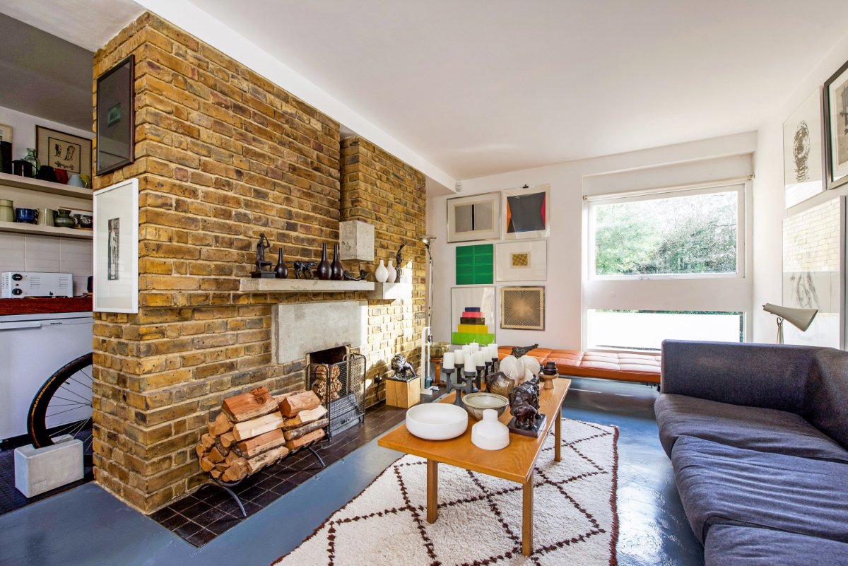 2 bedroom Flat, Langham House Close, Richmond, TW10 - Available