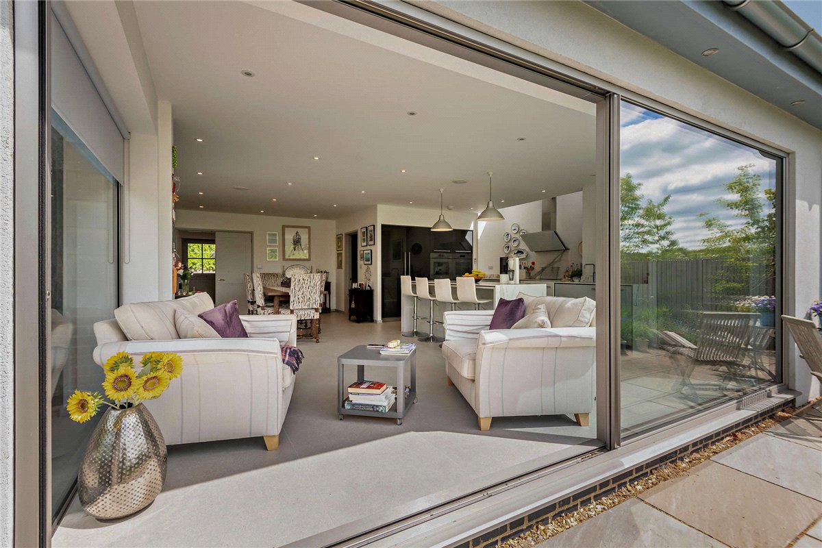 3 bedroom House, Fox's Lane, Kingsclere, RG20 - Available, Image 3