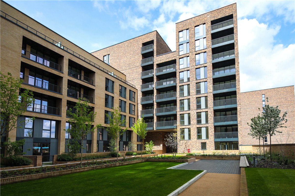 2 bedroom Flat, Greyhound Parade, Wimbledon Grounds, London, SW17 - Available, Image 7