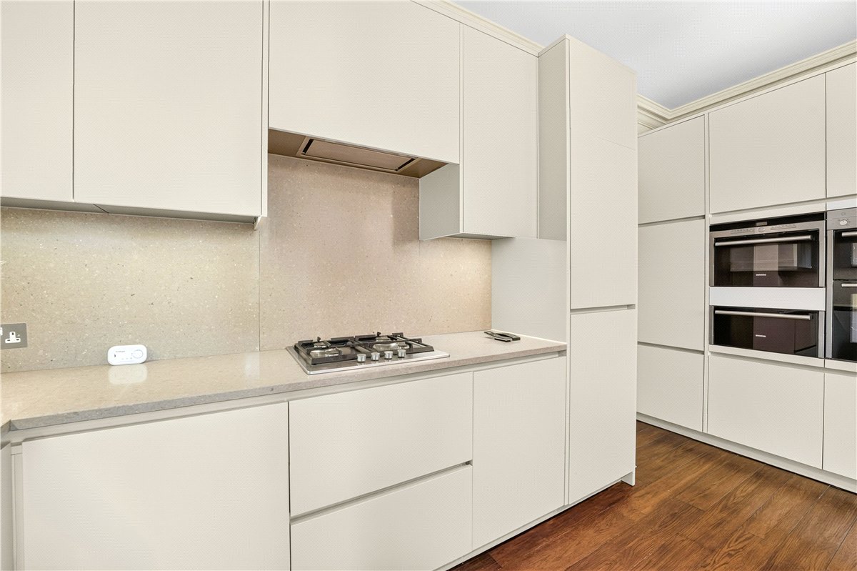 3 bedroom Flat, Addison Road, Holland Park, W14 - Available, Image 3