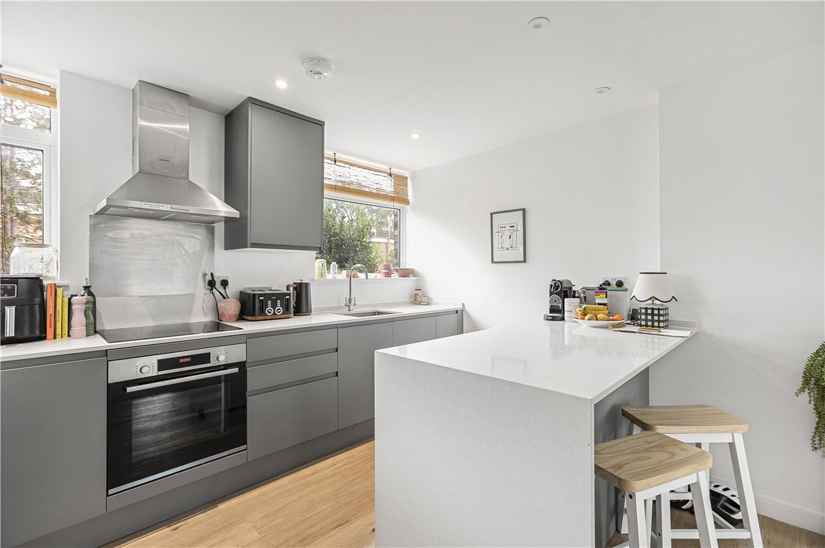 2 bedroom Flat, Harefields, Oxford, OX2 - 