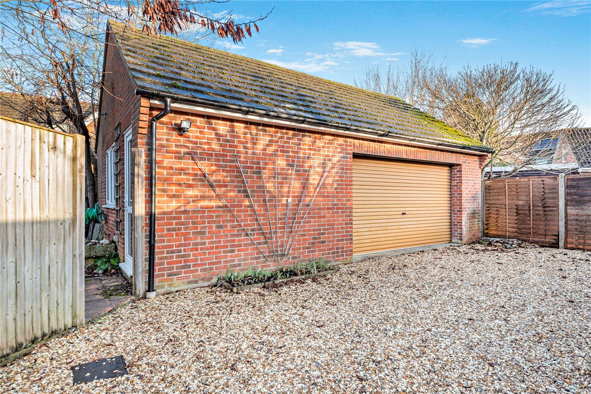 2 bedroom Bungalow, Enborne Road, Newbury, RG14 - Sold STC, Image 18