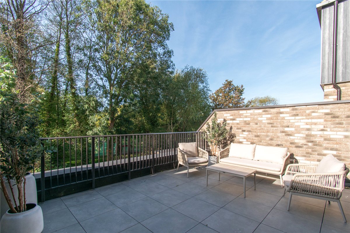 4 bedroom House, Feather Lane, Cambridge, CR5 - Available, Image 7