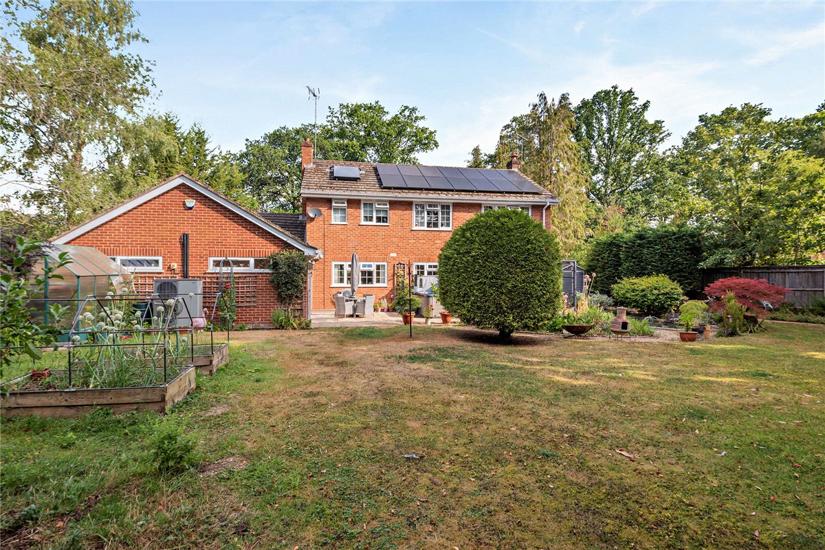 4 bedroom House, Ashford Hill Road, Headley, RG19 - Available, Image 19