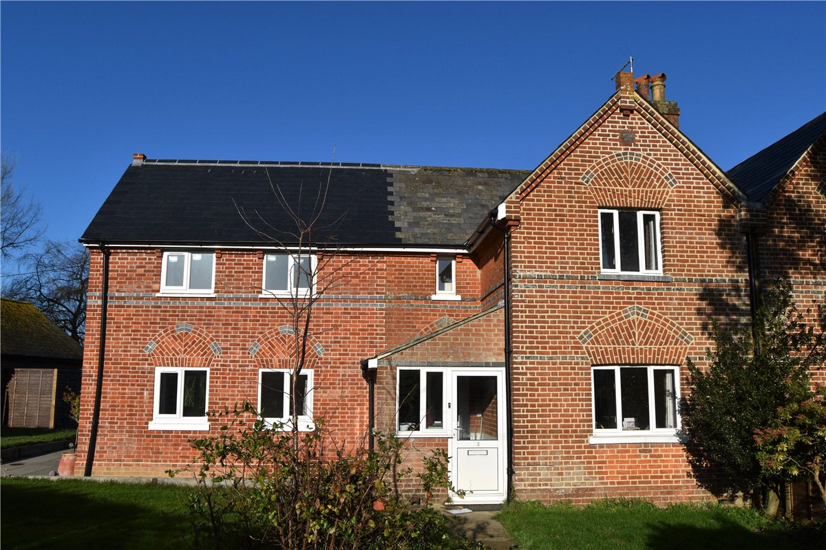 3 bedroom House, North Oakley, Tadley, RG26 - 