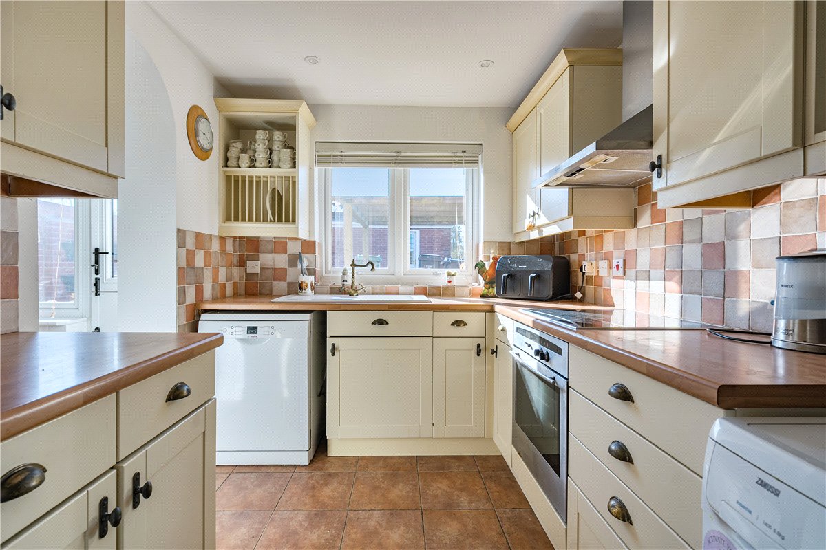2 bedroom Cottage, Broad Street, Beechingstoke, SN9 - Available, Image 10