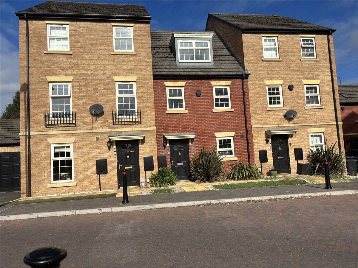 3 bedroom House, Comelybank Drive, Mexborough, S64 - Available