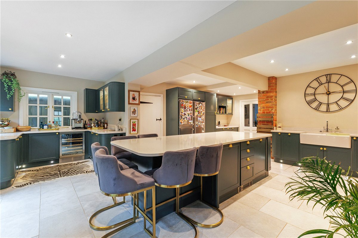 5 bedroom House, Bath Road, Marlborough, SN8 - Available, Image 8