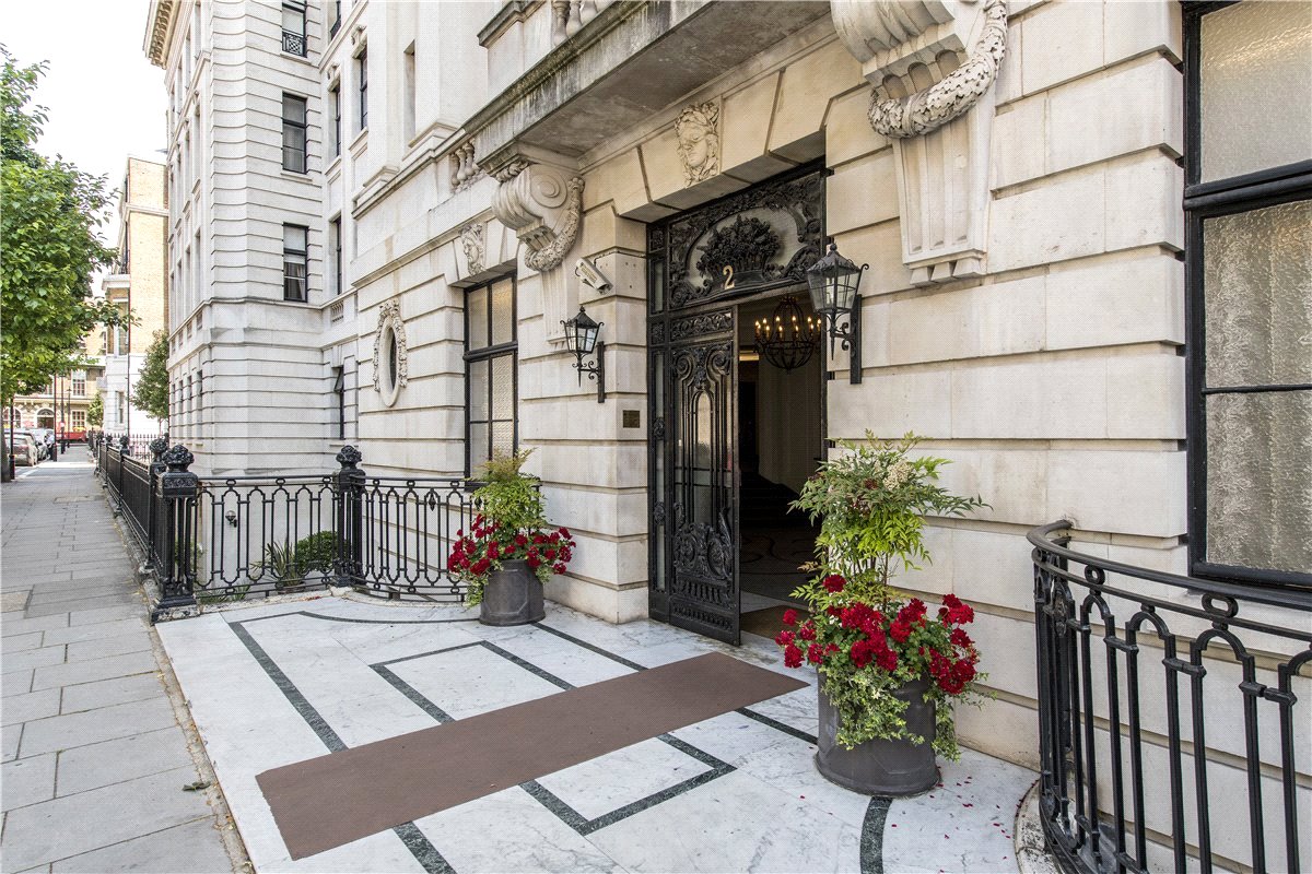 2 bedroom Flat, Mansfield Street, London, W1G - Available, Image 1