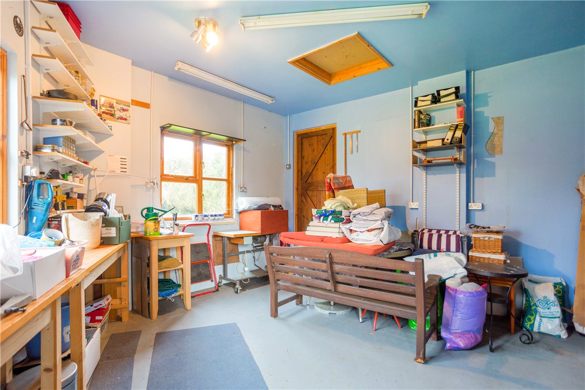 4 bedroom House, King Alfred Close, Pewsey, SN9 - Sold, Image 18