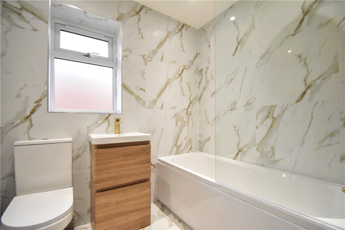 2 bedroom Bungalow, Prentice Close, Longstanton, CB24 - Sold, Image 3
