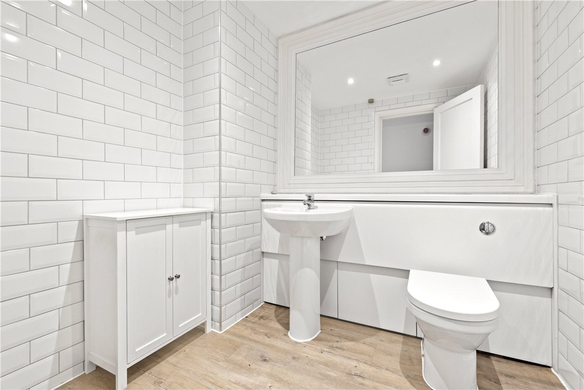 3 bedroom Flat, Porchester Gate, Bayswater Road, W2 - Available, Image 2